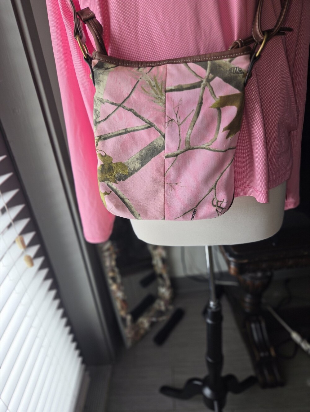 Real Tree Crossbody - Picture 2 of 6